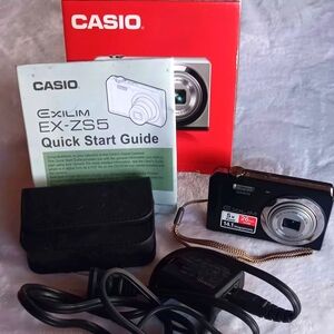 Casio Exilim EX-ZS5 Digital Camera